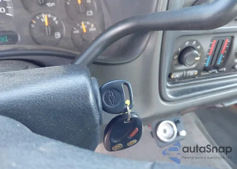 2004 Chevrolet Silverado 2500 Ls from USA, damaged, VIN 1GCGK23U94F217116